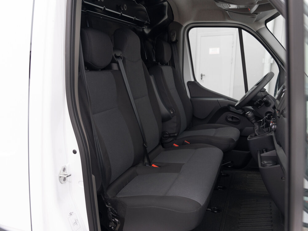 /images/pages/catalog/Renault Master L2H2/Renault_master_L2H2_10.jpg